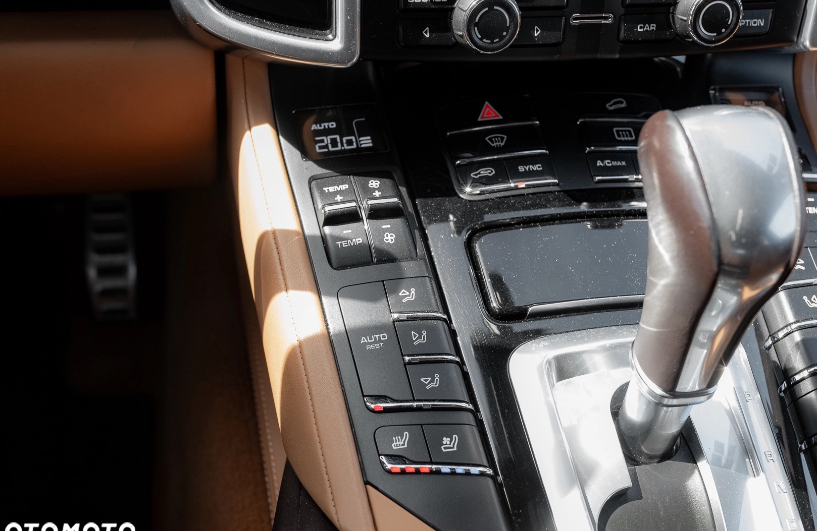 Porsche Cayenne cena 179900 przebieg: 127394, rok produkcji 2016 z Kościan małe 154
